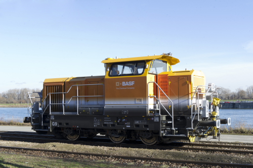 xFirst locomotive with MTU Series 1600 engine Vossloh G6