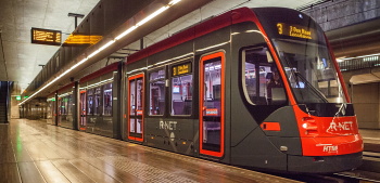 xStraßenbahn Avenio nimmt in Den Haag Betrieb auf Avenio tram commences passenger service in The Hague