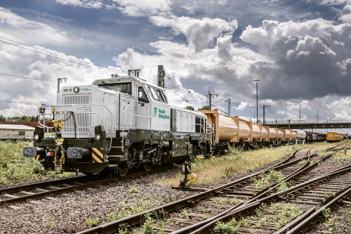 x5Vossloh Rolling Stock DE 18 locomotive in operation