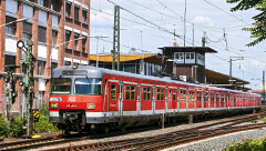 Bei der S-Bahn Rhein-Main wird inzwischen nur noch die Linie S 8 (Offenbach Ost – Wiesbaden) ausschließlich mit 420/421 bedient; Foto: Albert Hitfield