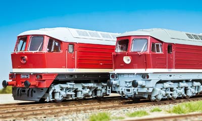 Auf den ersten Blick wirken die „Ludmillas” der Baureihen 130 und 131 durchaus ähnlich, doch im Detail offenbaren sich ihre vielen Unterschiede: die neuen Piko-Modelle von 130 004 der DR und 231 040 der DB AG