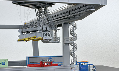 Container-DUSS-Terminal als Faller-Bausatz in H0
